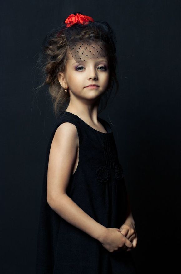 ݐݷs^ç X`ja^{R(Angelina Kurkina)|ÿ,[lܳyˣe],WFݤB