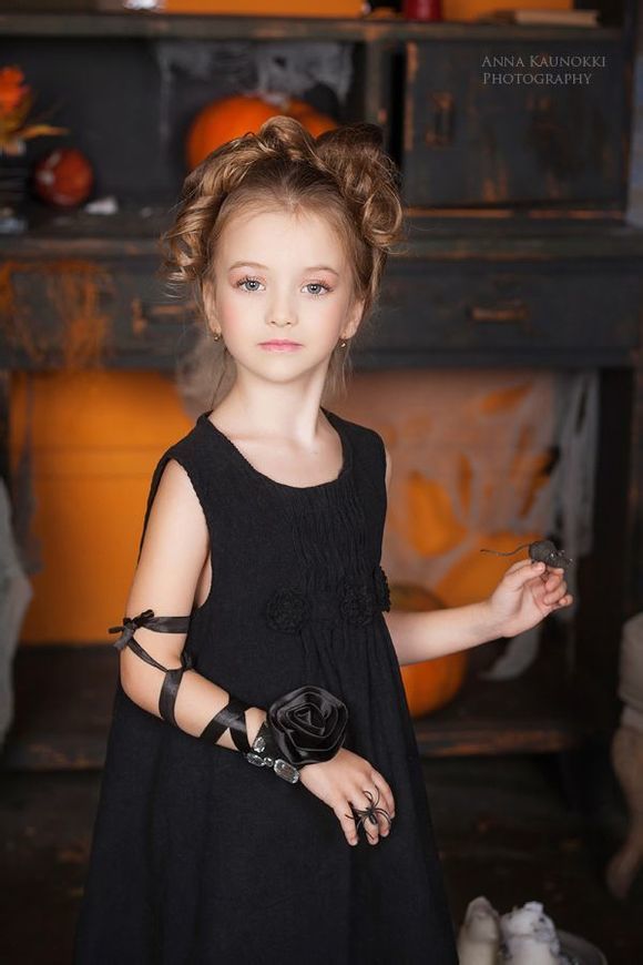 ݐݷs^ç X`ja^{R(Angelina Kurkina)|ÿ,[lܳyˣe],WFݤB
