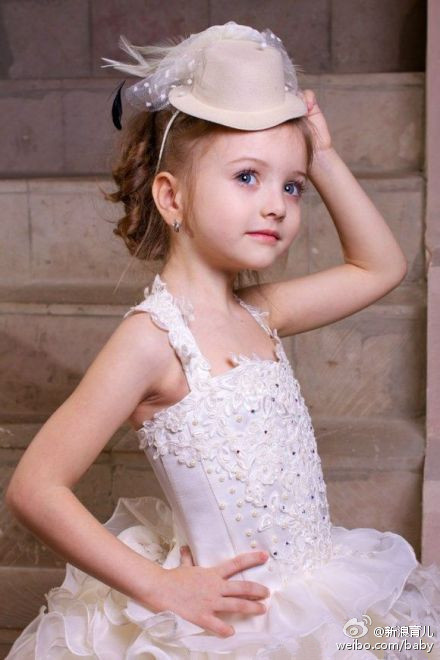 ݐݷs^ç X`ja^{R(Angelina Kurkina)|ÿ,[lܳyˣe],WFݤB