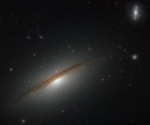 |lUGC 12591ʕ[ESA/Hubble & NASA 