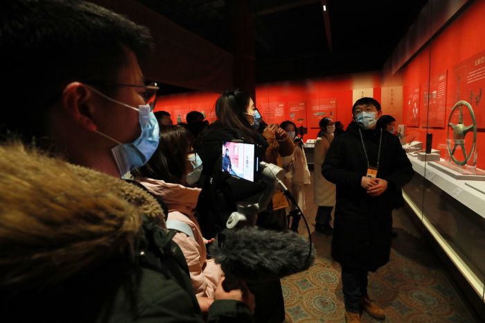 何以中國?中外記者在這里找到答案