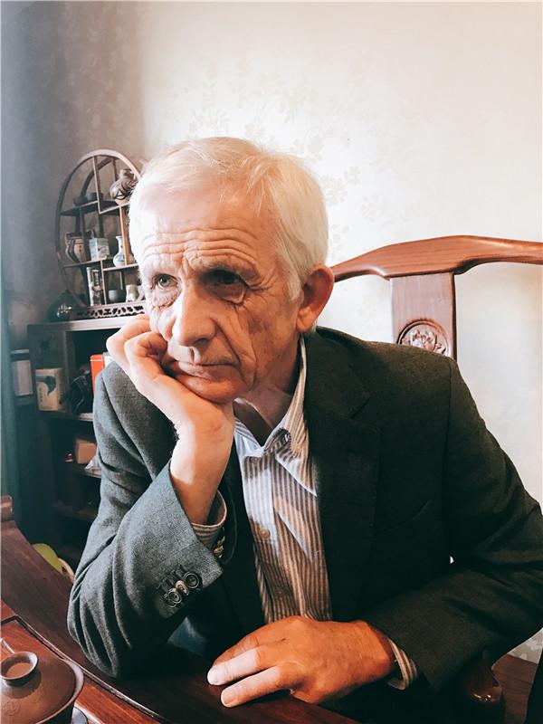 陸大鵬:作為譯者,翻譯人名和頭銜最讓我頭疼