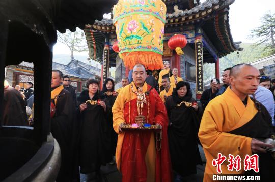 山西五臺山舉行千僧齋法會慶祝佛主聖誕（圖）