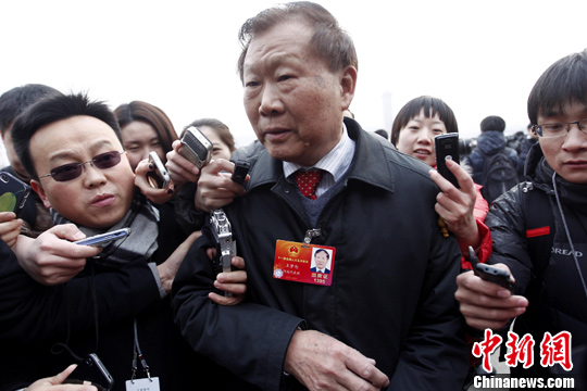 資料圖 王夢恕接受採訪。<a target='_blank' href='http://big5.arats.com.cn/gate/big5/www.chinanews.com/' _fcksavedurl='http://big5.arats.com.cn/gate/big5/www.chinanews.com/'></p></table><p  align=