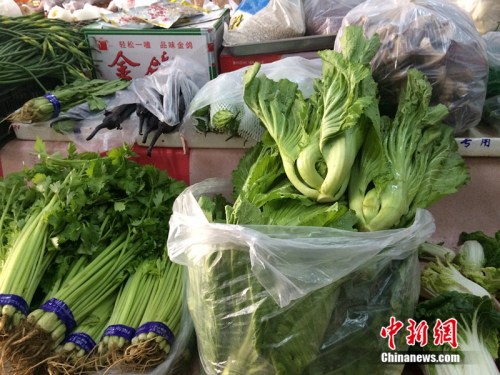 北京某便民超市銷售的蔬菜。<a target='_blank' href='http://big5.arats.com.cn/gate/big5/www.chinanews.com/' _fcksavedurl='http://big5.arats.com.cn/gate/big5/www.chinanews.com/' ></table><p  align=