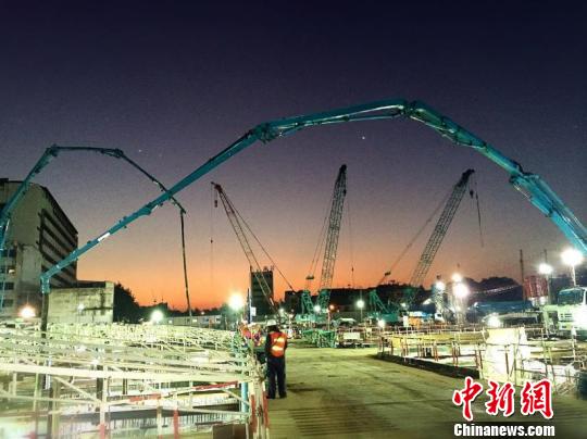 中聯重科泵車在項目現場