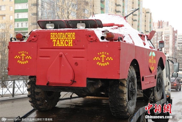 看戰鬥民族的出租車 由前蘇聯裝甲車改造