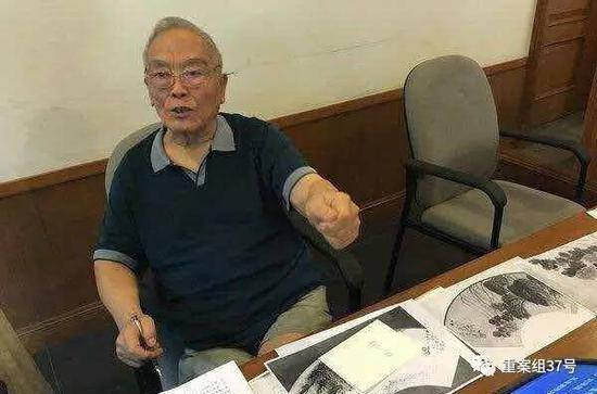 “季羨林億元遺產案”一審時，季承在法庭發表意見。一中院供圖