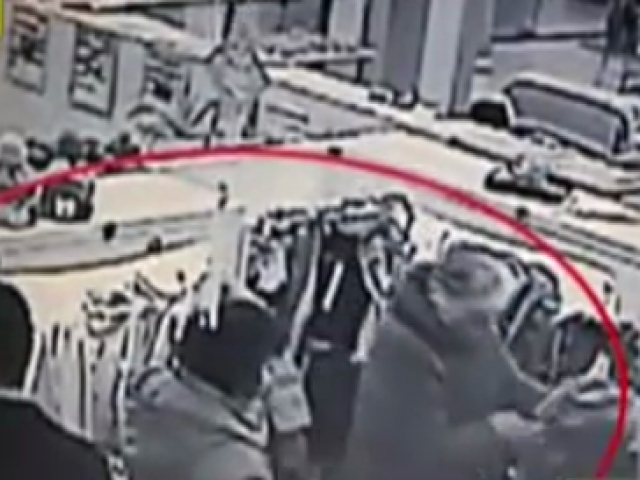 江蘇蘇州：逛商場順手牽羊  監控記錄偷竊全過程