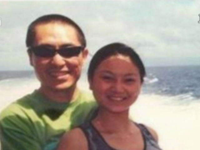 曝張偉平與張藝謀親密同遊  拍下摟妻照