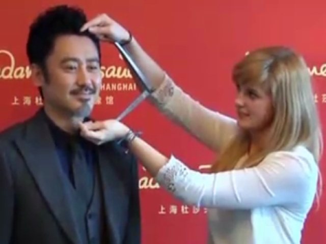 吳秀波進駐蠟像館  解答“男神保質期”