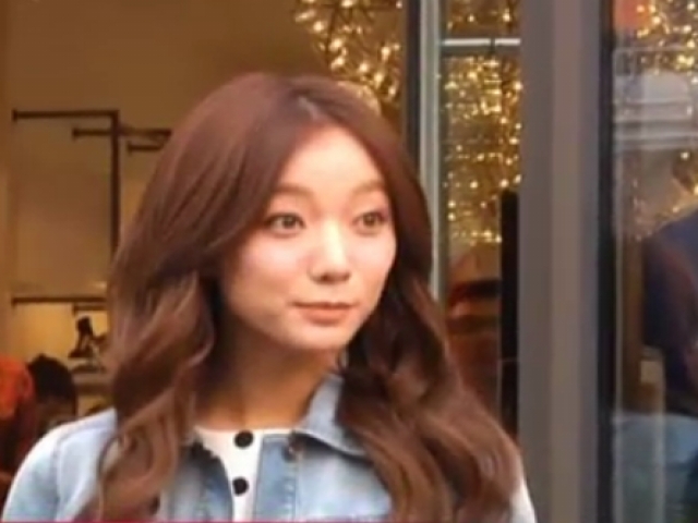 王珞丹自拍搞笑視頻  回應整容質疑