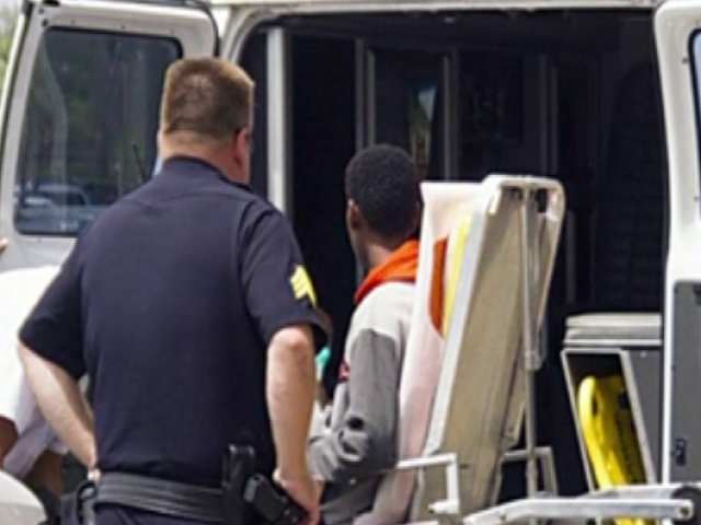 美國：16歲少年藏身起落架艙  飛行幸運逃生