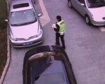違章停車想逃避處罰 撕別人罰單貼自己車