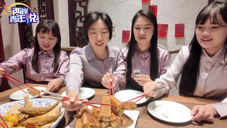 臺灣青年探味天臺，品嘗特色美食餃餅筒：外酥里嫩、香而不膩，好吃！圖片