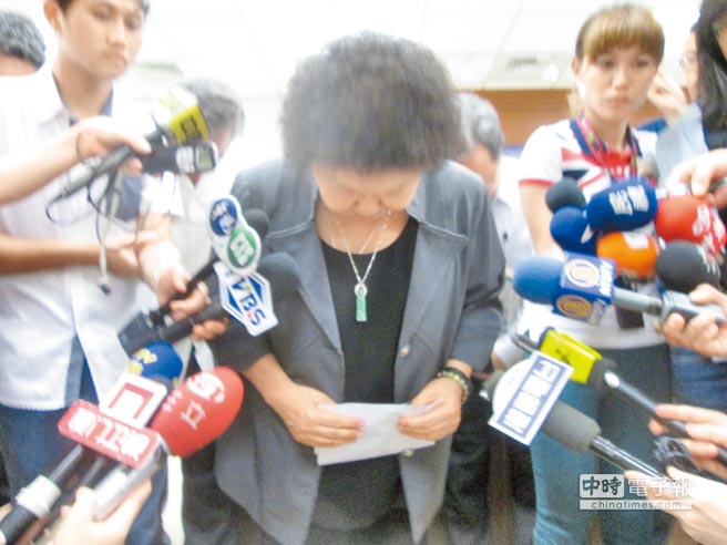 陳菊道歉 副市長及三局長“演戲請辭”推托責任 陳菊道歉 副市長及三局長“演戲請辭”推托責任