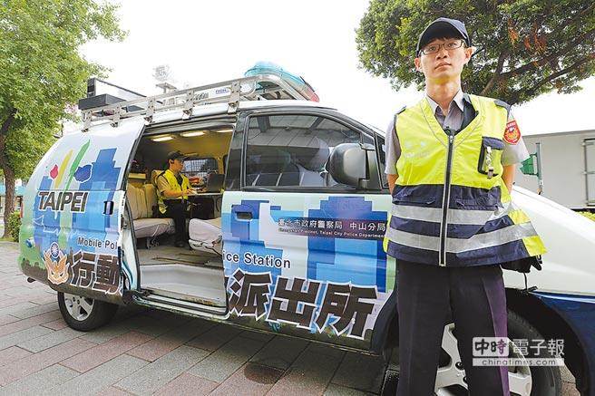 柯文哲“行動派出所”遭議員痛批:像擺路邊攤 柯文哲“行動派出所”遭議員痛批:像擺路邊攤