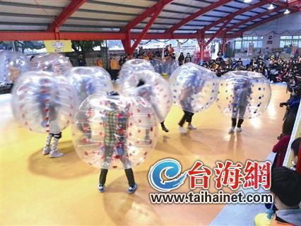 臺藝人體驗碰撞驚嚇感 呼吁未成年學子勿違規駕車(圖) 臺藝人體驗碰撞驚嚇感 呼吁未成年學子勿違規駕車(圖)