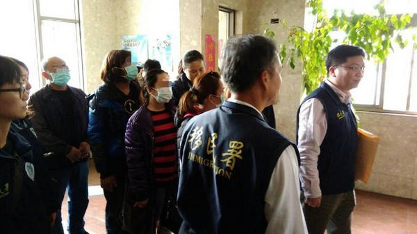 臺灣當局“移民署”破獲島內最大宗販賣兒童案,救出11名兒童。 臺灣當局“移民署”破獲島內最大宗販賣兒童案,救出11名兒童。