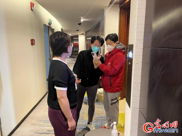 一起守“滬”|“雲服務”進方艙 24小時在線問診