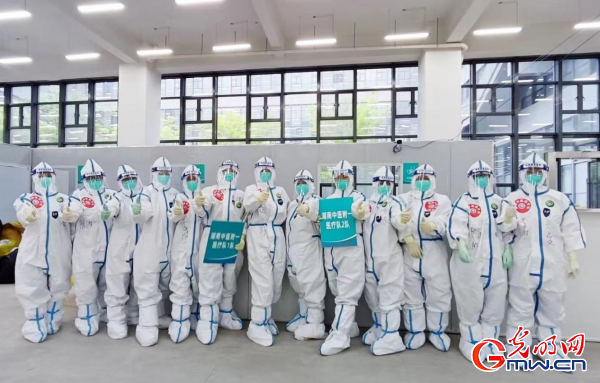 一起守“滬”|“雲服務”進方艙 24小時在線問診