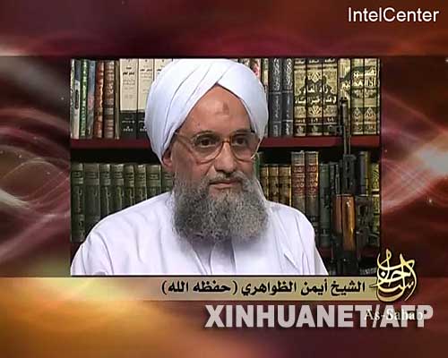 “基地”組織二號人物艾曼·扎瓦希里在11月3日公布的一段錄音中抨擊利比亞領導人穆阿邁爾·卡扎菲。在長達28分鐘的錄音中,扎瓦希里威脅對利比亞發動一係列攻擊,原因是利比亞與美國關係升溫。他還說,利比亞伊斯蘭戰鬥組織已開始與“基地”合作。這段錄音出現在一個反美武裝組織經常使用的網站上,目前錄音真偽還有待鑒別。這是11月3日發布的扎瓦希里發表錄音講話的網站截圖。 新華社/法新